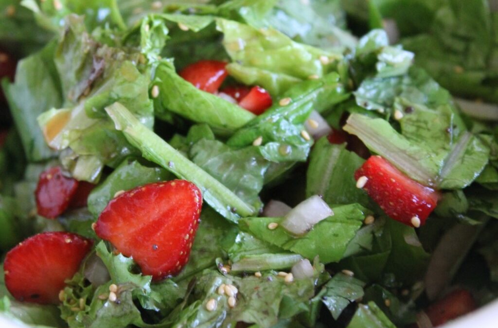 Kiwi-Strawberry Garden Lettuce Salad